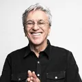 83 anos de Caetano Veloso: relembre a notícia mais famosa do cantor imagem