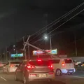 Acidente: carro bate em poste e deixa região do Imbuí sem energia imagem