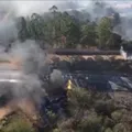 Acidente entre caminhões e ônibus deixa um morto e um ferido na Bahia imagem