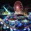 Brinquedo de parque de diversões despenca e deixa mais de 20 feridos imagem