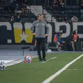 Carille comemora ponto, mas reconhece desempenho abaixo do Vitória imagem