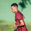 Carille e Lucas Braga se reencontram no Vitória após parceria no Santos imagem