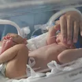 Casal é preso por tentar comprar recém-nascido para mãe pagar agiota imagem
