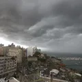 Ciclone extratropical chega ao Brasil e provoca alerta de ventos fortes imagem