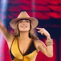 Claudia Leitte desabafa: “Não preciso da aprovação de ninguém” imagem