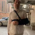 Com o maior pênis do mundo, homem sofre acidente por causa do órgão imagem