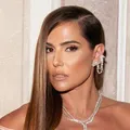 Deborah Secco elege trisal dos sonhos com atrizes globais imagem