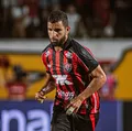 Dois atletas do Vitória serão julgados pelo Pleno do STJD; entenda imagem