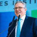 EUA cancela visto de mulher e filha do ministro da Saúde imagem