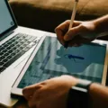 Em alta! 10 profissões que pagam bem e não exigem faculdade imagem