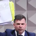 Ex-diretor da PRF é condenado por usar cargo para promover Bolsonaro imagem