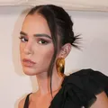 Ex e atual de Bruna Marquezine usam roupas iguais na festa dela imagem