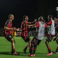 Fábio Carille promete acompanhar mais jogos da base do Vitória imagem