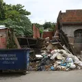 Feto é encontrado no lixo em bairro de Salvador imagem