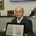 Ícone do jornalismo, Levi Vasconcelos vira cidadão feirense imagem