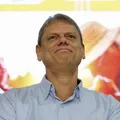 Influenciadora aponta Tarcísio como 'única chance' contra Lula em 2026 imagem