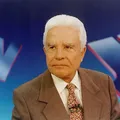 Justiça toma atitude drástica sobre herança de Cid Moreira imagem