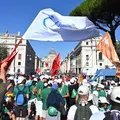 Missa de Papa Leão para jovens reúne milhares de peregrinos em Roma imagem