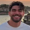 Mistério: brasileiro morre ao cair da sacada de hotel em ilha paradisíaca imagem