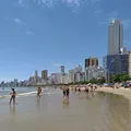 Muro subterrâneo começa a ser construído em orla turística imagem