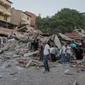 Novo terremoto na Turquia: edifícios caem e moradores são resgatados imagem