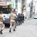 Operação Força Total destrói barricadas em Tancredo Neves e Narandiba imagem