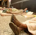 PMs são presos acusados de matar morador de rua com tiros de fuzil imagem