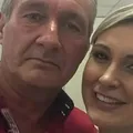 Pai de Andressa Urach entra no pornô e grava cena com pai e filho imagem