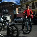 Pedalar no trânsito de Salvador é sinônimo de desafio e resistência imagem