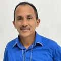 Perdeu tudo? Manoel Gomes é visto vendendo churros após polêmica imagem