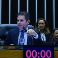 Proteção de crianças na internet: Câmara pauta projeto com urgência imagem
