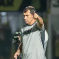 Quem vai ser o maestro? Vitória vive disputa quente pela camisa 10 imagem