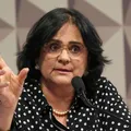 STF autoriza Damares a visitar Bolsonaro em prisão domiciliar imagem