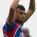 Sem propostas por Lucho: Bahia segura joia e mira reforço para o gol imagem