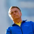 Tornozelado, Bolsonaro nega tentativa de fuga: "Sair do Brasil é muito fácil" imagem