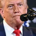 Trump pressiona Banco Central e exige renúncia de diretora influente imagem
