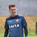 Vagner Mancini diz ter recusado proposta do Vitória: "Não tive dúvida" imagem