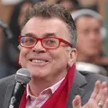 Walcyr Carrasco é flagrado paquerando homens mais jovens na web imagem