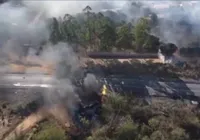Acidente entre caminhões e ônibus deixa um morto e um ferido na Bahia