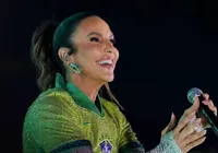 Após receber presentes da CBF, Ivete promete: “Vou fazer um leilão”