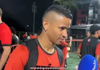 Autor de outro golaço, Erick celebra: "Feliz pelo que estou vivendo"