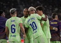 Barcelona vence de virada, e Atlético de Madrid tropeça
