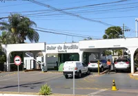 Bolsonaro deixa prisão domiciliar e vai a hospital para exames médicos imagem