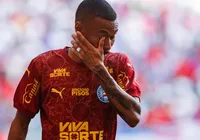 Bruxa tá solta! Ademir deixa o campo chorando após sentir a coxa; veja imagem