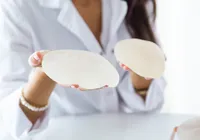 Câncer raro associado a implante de silicone: saiba quando se preocupar imagem