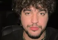 Cantor Nattan é hospitalizado e cancela agenda de shows