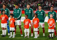Carrasco do Brasil em copas abandona clube na hora de assinar contrato