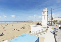 Cidade multa em quase R$ 1 mil quem usar trajes de banho fora da praia