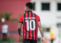 Com dores, meia é dúvida no Vitória para enfrentar o Palmeiras imagem