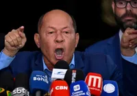 Deputado pede Forças Armadas e cita golpe de 64 ao defender Bolsonaro imagem